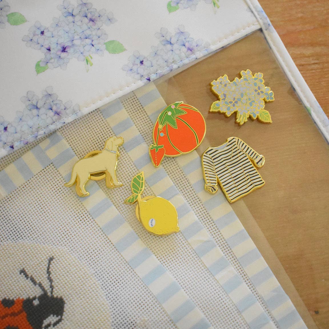 Tomato Pincushion Needle Minder