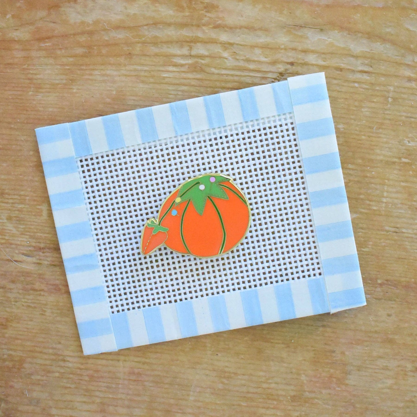 Tomato Pincushion Needle Minder